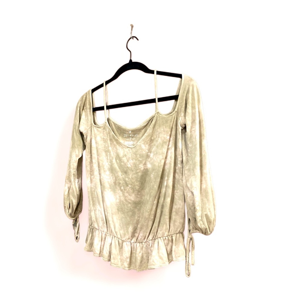 Cute and Cozy- American Eagle Soft & Sexy Top (Size M)